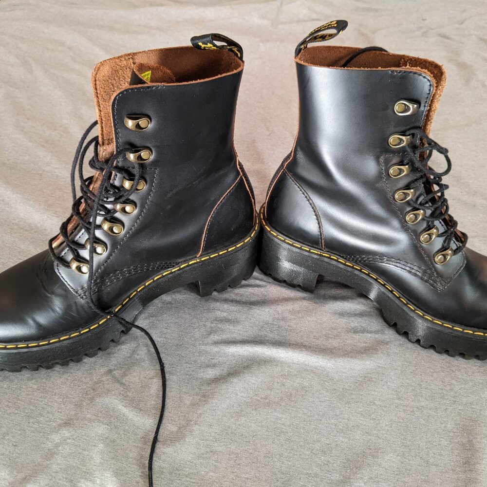 Dr. Martens Shoes Leona Boot, Black.. - Picture 4 of 5
